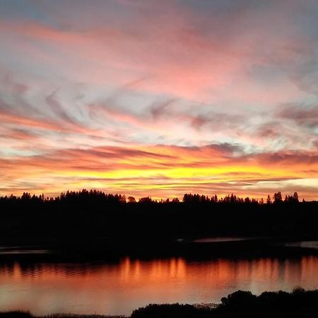 Les Balcons Du Lac Мальбюисон Экстерьер фото